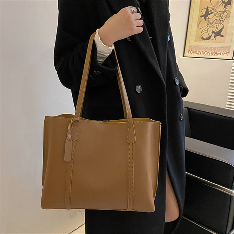 Classic Black Faux Leather Tot - Leatherwork Bag 评论和价格
