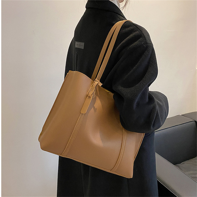 Classic Black Faux Leather Tot - Leatherwork Bag 评论和价格
