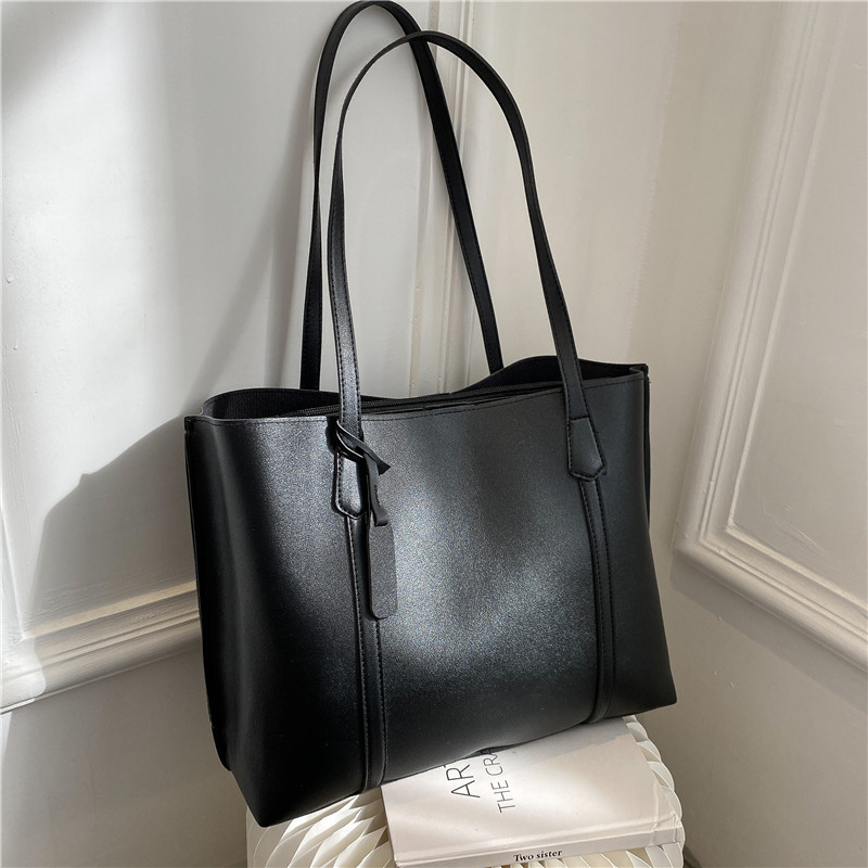Classic Black Faux Leather Tot - Leatherwork Bag 评论和价格
